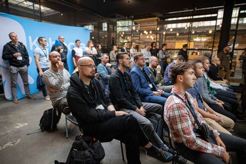 Přednáška s prezentací a publikem na firemní konferenci