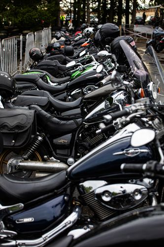 Zaparkované motocykly na srazu