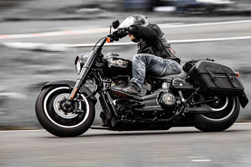 Jízda na motocyklu, reportáž z motorkářské akce